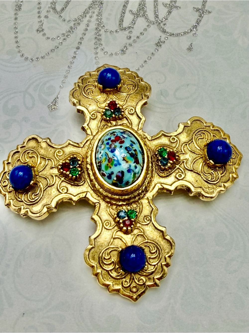 Vintage Accessocraft  Brooch with Art Glass  Center #cz500